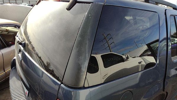 02-05 Ford Explorer Passenger Right Rear Moulding On Quarter Panel Oem Blue Ld — photo 1