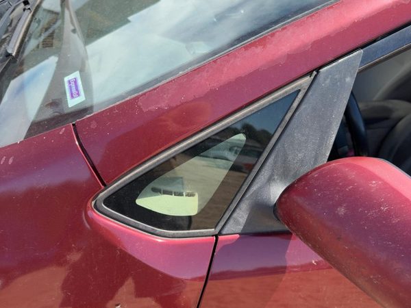 2005 Toyota Prius Driver Left Front Vent Window Small Door Glass With Frame Oem — photo 3