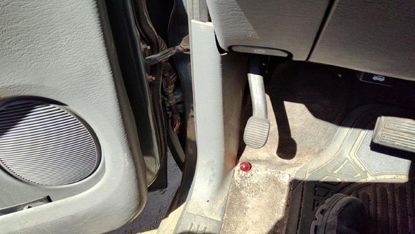 04-07 Dodge Caravan Driver Left Lower Kick Trim Panel Oem Slate Gray D5 — photo 2