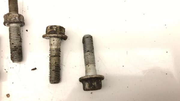 2000 Gmc Sierra 1500 4L60 Transmission Mount Brackets With Bolts Oem Bolts — photo 5