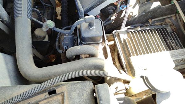 1998-1999 Chevy Suburban Fuel Vapor Canister Oem Charcoal Housing 17113331 — photo 2