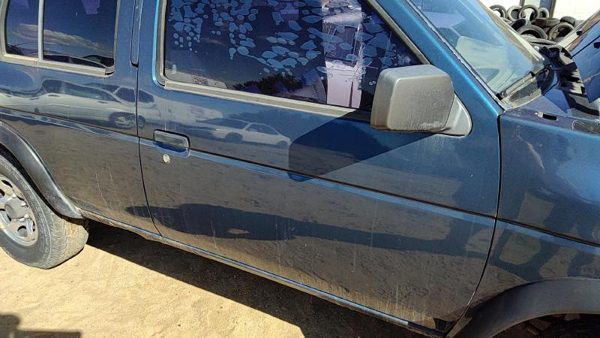 1995 Nissan Pathfinder Front Door RH Blue — photo 6