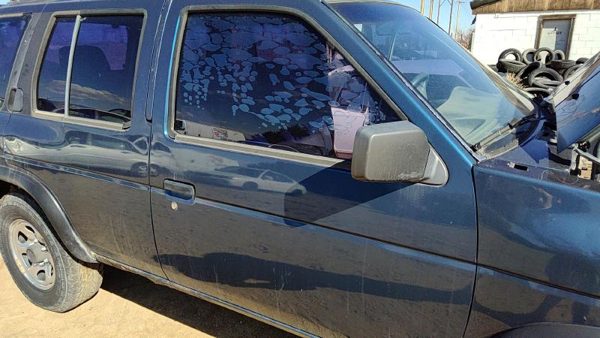 1995 Nissan Pathfinder Front Door RH Blue — photo 7