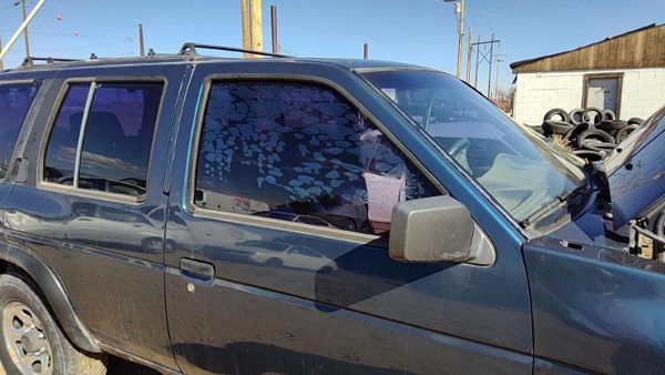 1995 Nissan Pathfinder Front Door RH Blue — photo 8