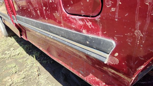1987-1991 Ford F150 Driver Left Rear Moulding On Quarter Panel Oem Front Box — photo 2