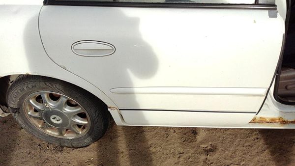 2000 Buick Regal Rear Door RH White 16U — photo 1