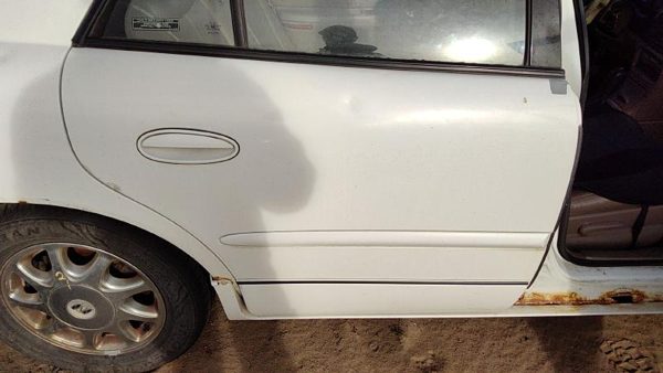 2000 Buick Regal Rear Door RH White 16U — photo 3