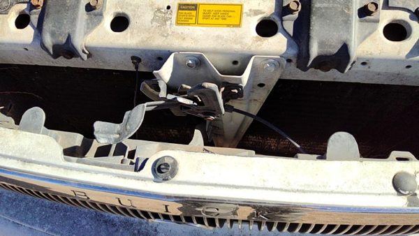1997-2005 Buick Century Hood Latch Assembly With Bracket Oem 15856715 — photo 1