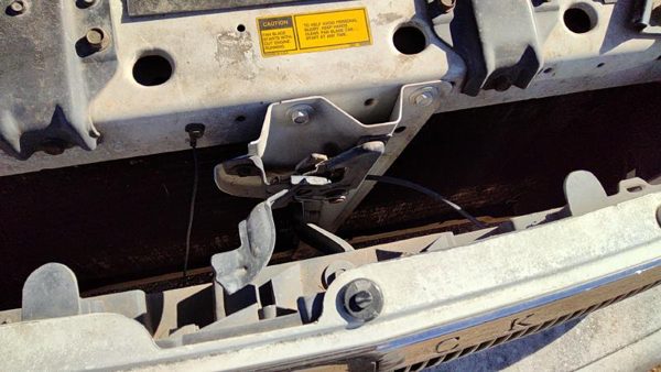 1997-2005 Buick Century Hood Latch Assembly With Bracket Oem 15856715 — photo 3