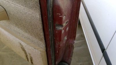 1986-1987 Isuzu Pup Pickup Passenger Right Front Door Latch With Rods/Cables Oem