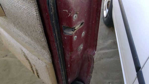 1986-1987 Isuzu Pup Pickup Passenger Right Front Door Latch With Rods/Cables Oem — photo 4
