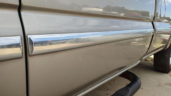 2001 2002 Sierra 2500 Hd Driver Left Rear Moulding From Door Oem Back Trim Strip — photo 2