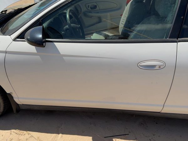 2006 Chevy Monte Carlo Front Door LH White 40U — photo 2