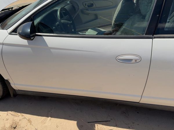 2006 Chevy Monte Carlo Front Door LH White 40U — photo 3