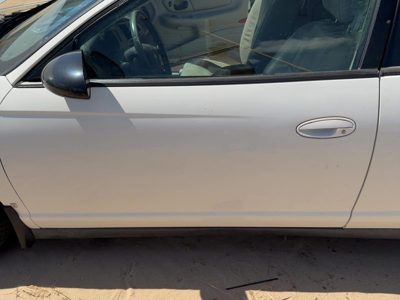 2006 Chevy Monte Carlo Front Door LH White 40U