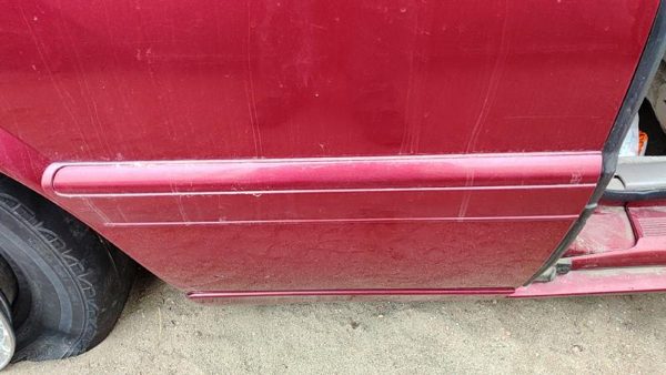 95-02 Eldorado Passenger Right Rear Moulding On Quarter Panel Crimson Red 86U — photo 2