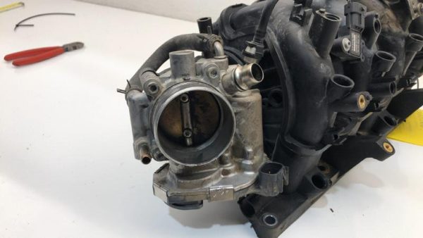 2009-2011 Chevy Aveo 1.6L Intake Manifold With Throttle Body Oem Plenum 55564303 — photo 6