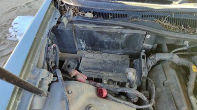 2005-2007 Cadillac Sts Complete Battery Box Mount Tray With Hold Down Oem 4.6L