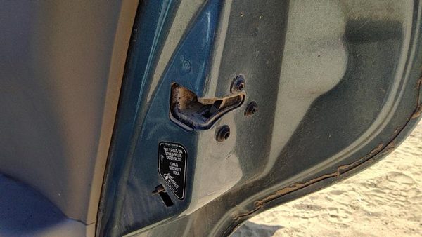 00-04 Lesabre Buick Lesabre Passenger Right Rear Door Latch With Rods/Cables Bac — photo 1