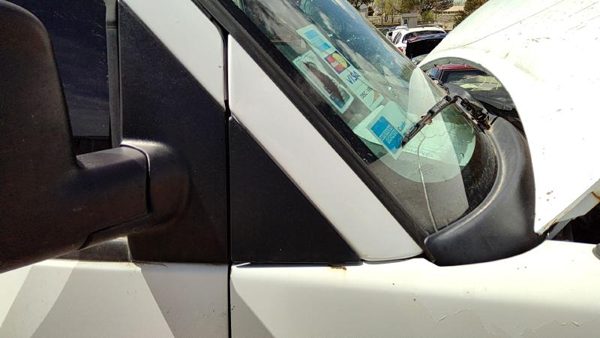 2012 Chevy Express Van Passenger Right Moulding From Fender Trim Strip White 50U — photo 1