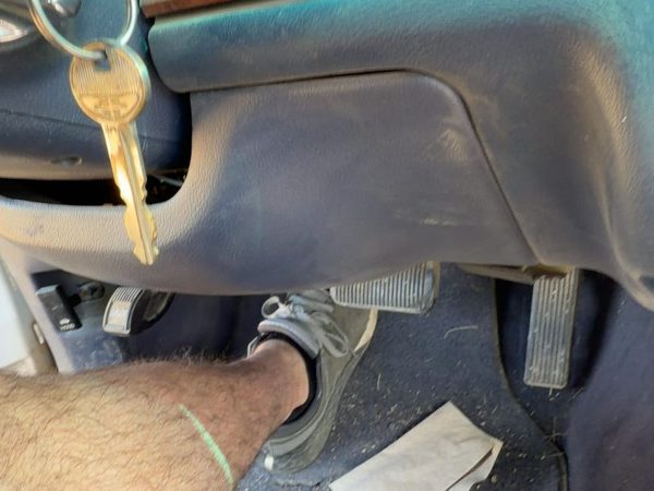 94 Lincoln Town Car Lower Dash Under Column Knee Bolster Trim Panel Oem Blue Dp — photo 3