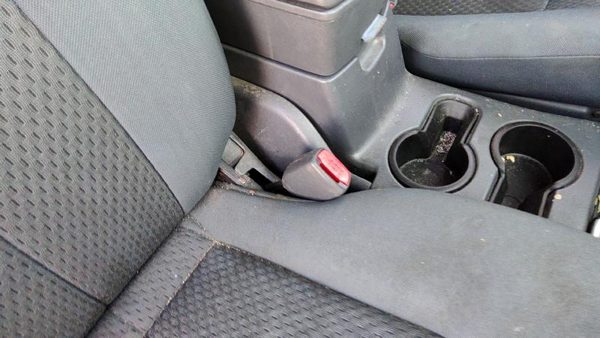2002-2004 Nissan Xterra Passenger Right Front Seat Belt Buckle Receiver Gray K — photo 2