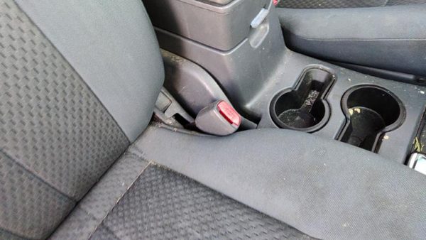 2002-2004 Nissan Xterra Passenger Right Front Seat Belt Buckle Receiver Gray K — photo 3