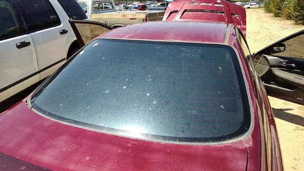 1994-1995 Honda Accord Back Glass Rear Window Oem 4 Door Sedan 4566329 — photo 1