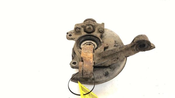 1985-1986 Toyota Camry Driver Left Front Spindle Steering Knuckle With Wheel Hub — photo 6