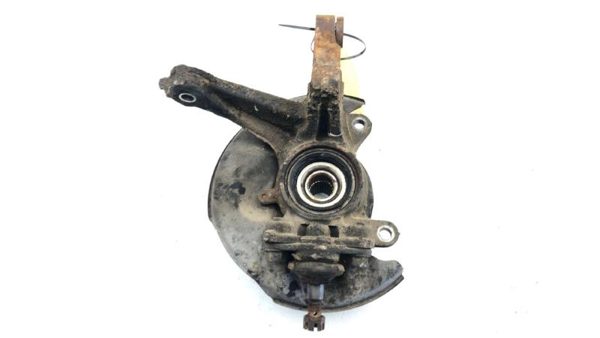 1985-1986 Toyota Camry Driver Left Front Spindle Steering Knuckle With Wheel Hub — photo 3