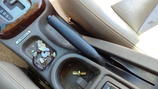 00-02 Legacy Outback Parking Brake Handle Assembly Oem Emergency Ebrake — photo 2