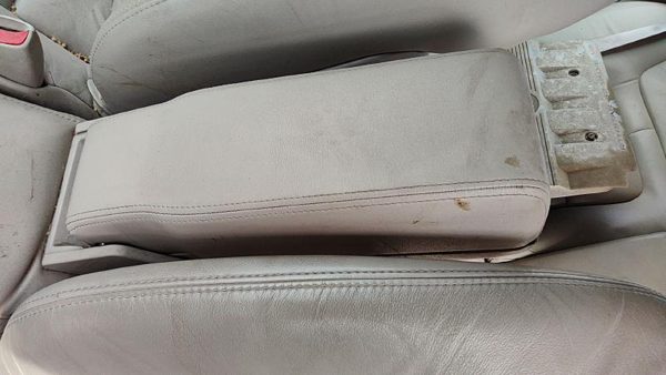 97-99 Cadillac Deville Center Console Arm Rest Assembly 2 Piece Oem 152 Neutral — photo 5