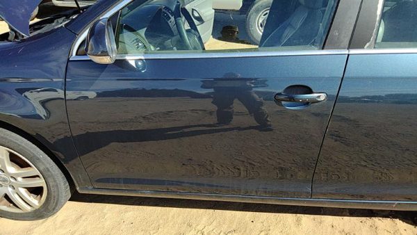 2006 Volkswagen Jetta Front Door LH Blue — photo 2