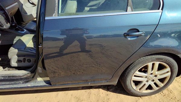 2006 Volkswagen Jetta Rear Door LH Blue — photo 2