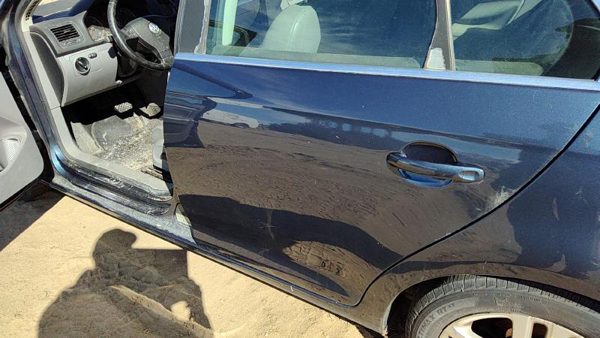 2006 Volkswagen Jetta Rear Door LH Blue — photo 5