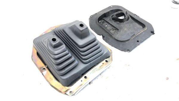 95-97 Nissan Pickup Hardbody Shifter Boot Assembly Oem 4X4 Mt — photo 3