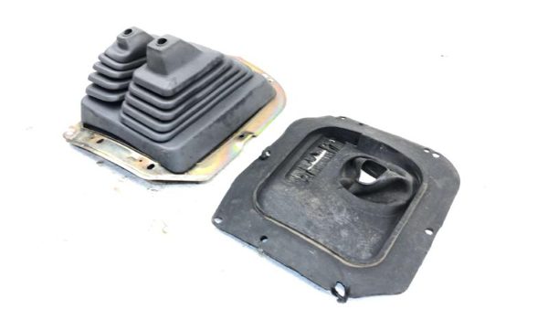 95-97 Nissan Pickup Hardbody Shifter Boot Assembly Oem 4X4 Mt — photo 2