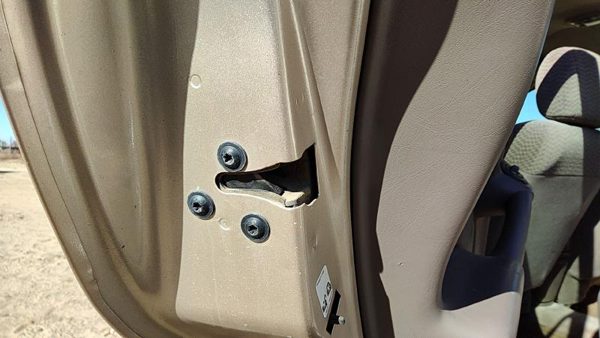 1999-2005 Pontiac Grand Am Driver Left Rear Door Latch With Rods/Cables Oem Back — photo 1