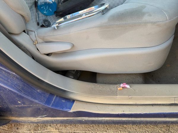 2006 Chevy Hhr Passenger Right Side Seat Trim Panel Oem Gray 14B — photo 2
