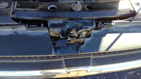 2002-2009 Chevy Trail Blazer Hood Latch Assembly With Bracket Oem 89025314 — photo 1