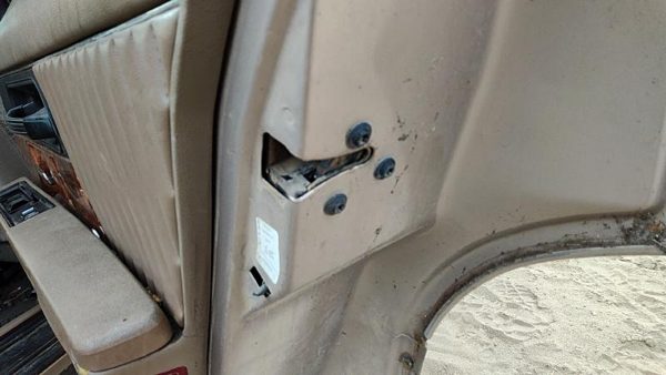 91-96 Buick Park Ave Passenger Right Rear Door Latch With Rods/Cables Oem Back — photo 2