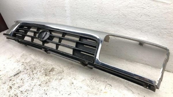 1992-1995 Toyota 4 Runner Grille Oem Chrome 5310035210 — photo 2
