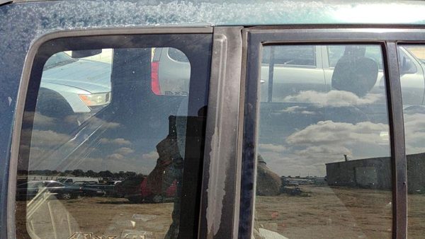1997 Suzuki Sidekick Quarter Panel Moulding RH Green — photo 2