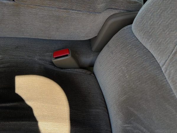 00-01 Lesabre Driver Left Front Seat Belt Buckle Receiver Bucket-Bench Taupe 56B — photo 1