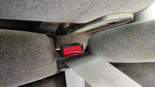 2001 2002 Sierra 2500 Hd Driver Left Front Seat Belt Buckle Oem Graphite 12d — photo 3