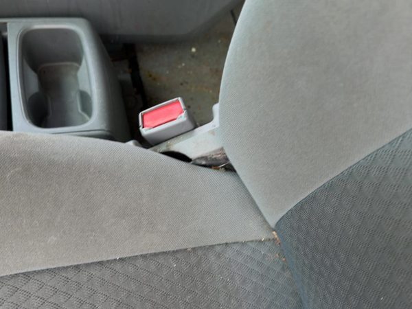 08-16 Town & Country Driver Left Front Seat Belt Buckle Receiver Oem Gray — photo 1
