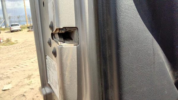 99-02 Sierra 2500 Hd Driver Left Front Door Latch With Rods/cables Oem 16637321 — photo 2