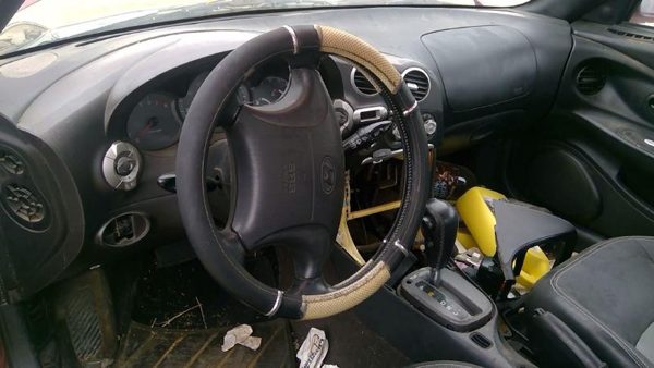 2000 Hyundai Tiburon — vehicle photo 3