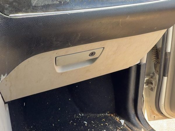 2011-2016 Chrysler Town & Country Glove Box Lower Complete Door With Latch Oem — photo 2
