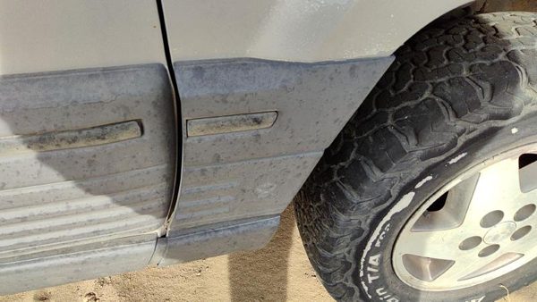 1994 Jeep Grand Cherokee Passenger Right Moulding From Fender Oem Trim Strip — photo 1